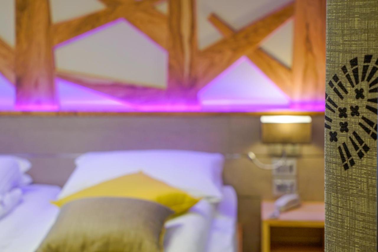 Aktivhotel Santalucia Torbole Sul Garda Exteriör bild