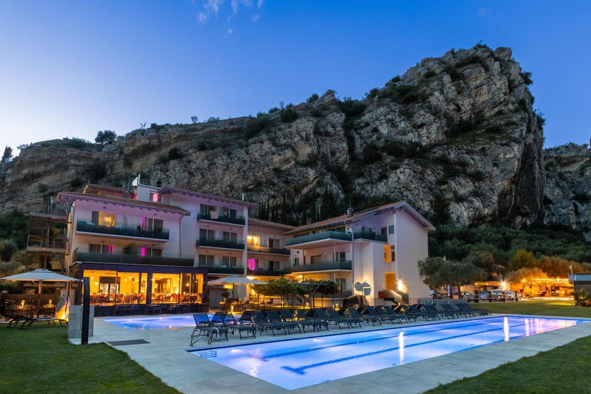 Aktivhotel Santalucia Torbole Sul Garda Exteriör bild