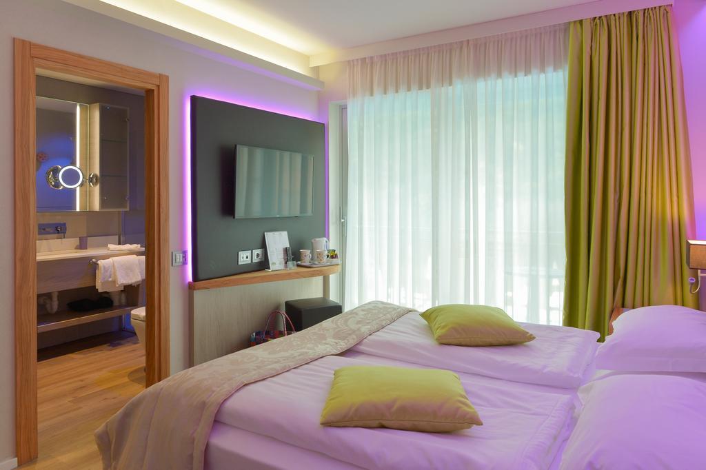 Aktivhotel Santalucia Torbole Sul Garda Exteriör bild