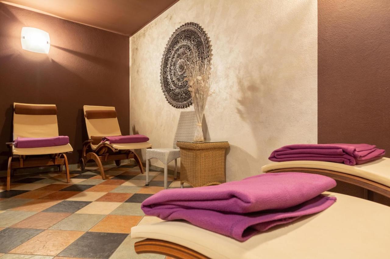 Aktivhotel Santalucia Torbole Sul Garda Exteriör bild