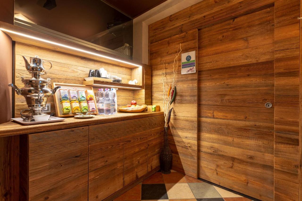 Aktivhotel Santalucia Torbole Sul Garda Exteriör bild